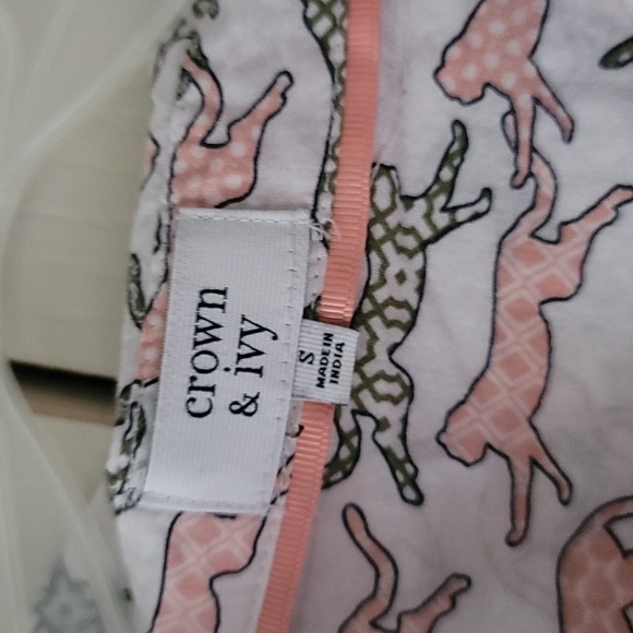 Girls small crown & I've long sleeve blouse with cats super cute! - Picture 2 of 3